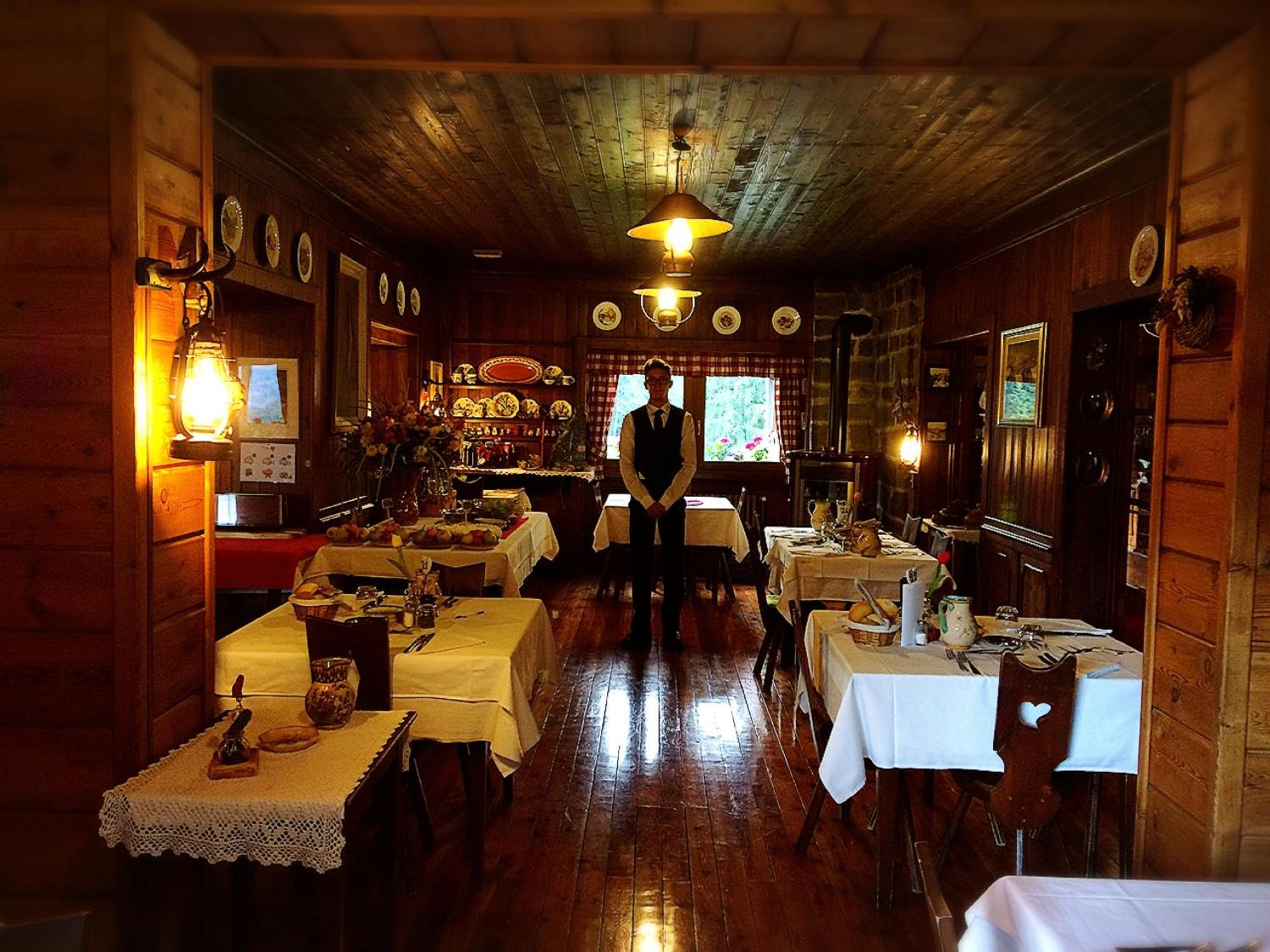 Albergo Villa Anna Maria ชัมโปลุก ภายนอก รูปภาพ