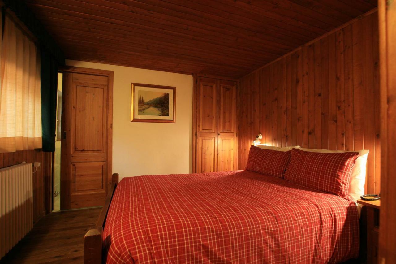 Albergo Villa Anna Maria ชัมโปลุก ภายนอก รูปภาพ